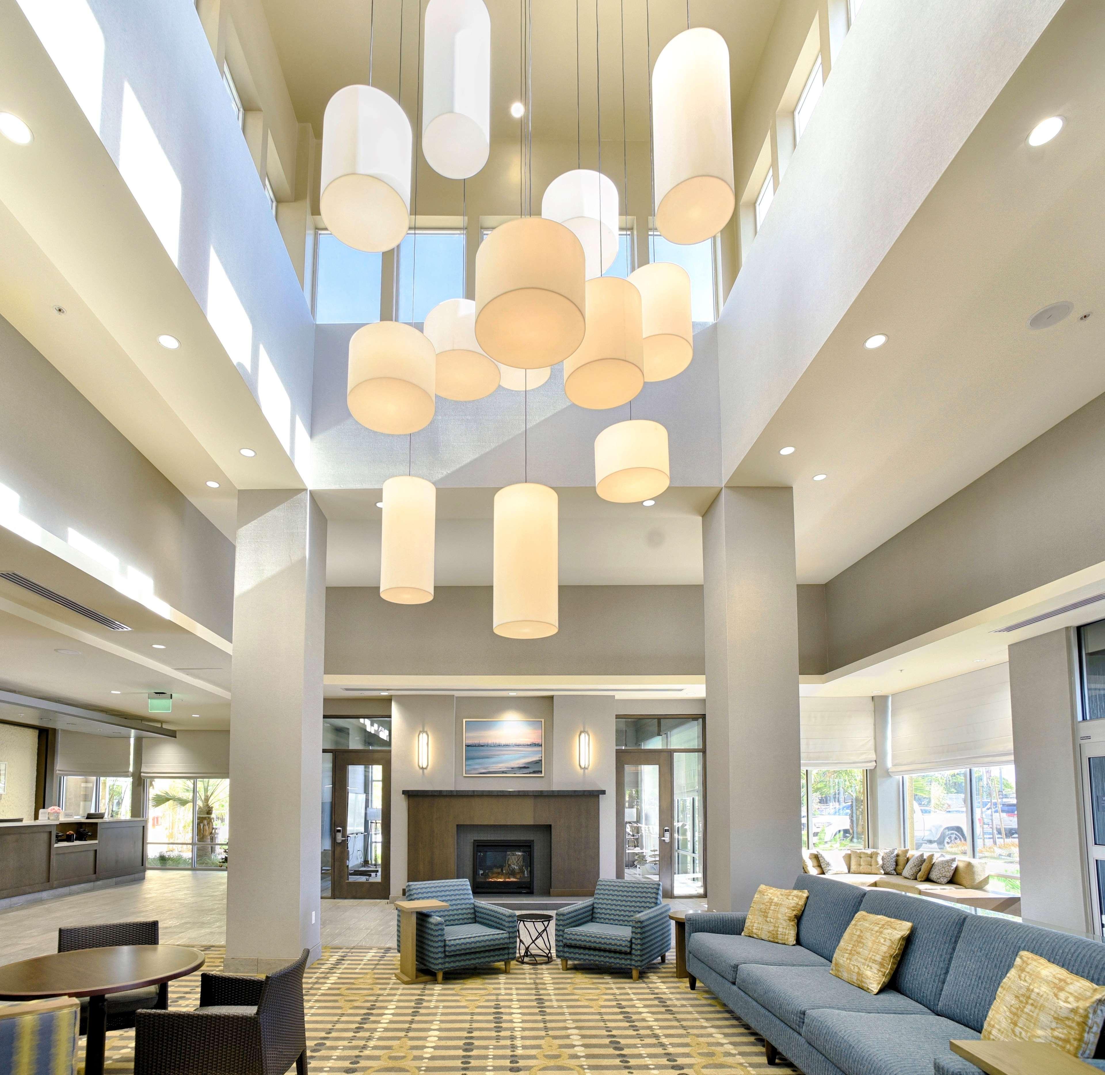 Hilton Garden Inn Santa Barbara/Goleta Exteriör bild